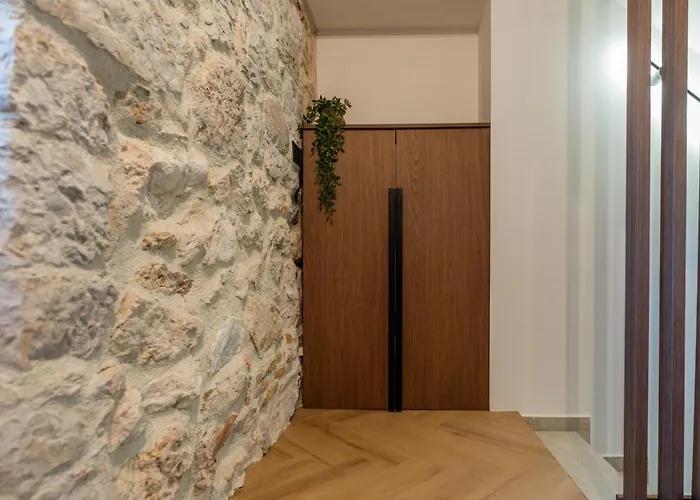 Levanat Iž * Veli Iž