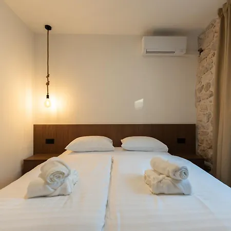 Levanat Iz * Veli Iž