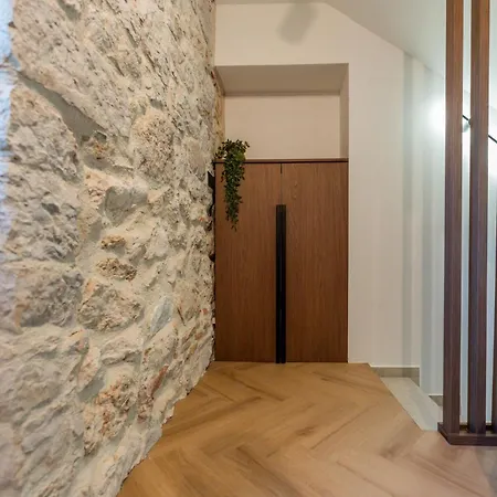 Levanat Iž * Veli Iž