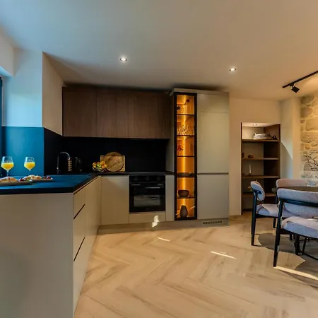 Levanat Iz Apartman Veli Iž