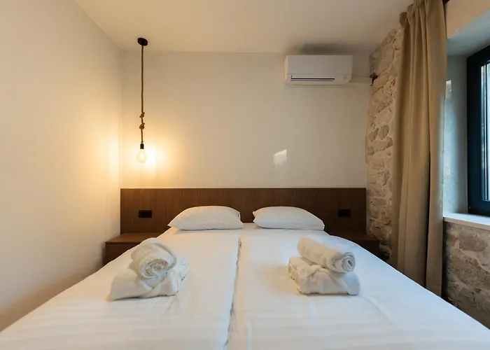 Levanat Iz * Veli Iž